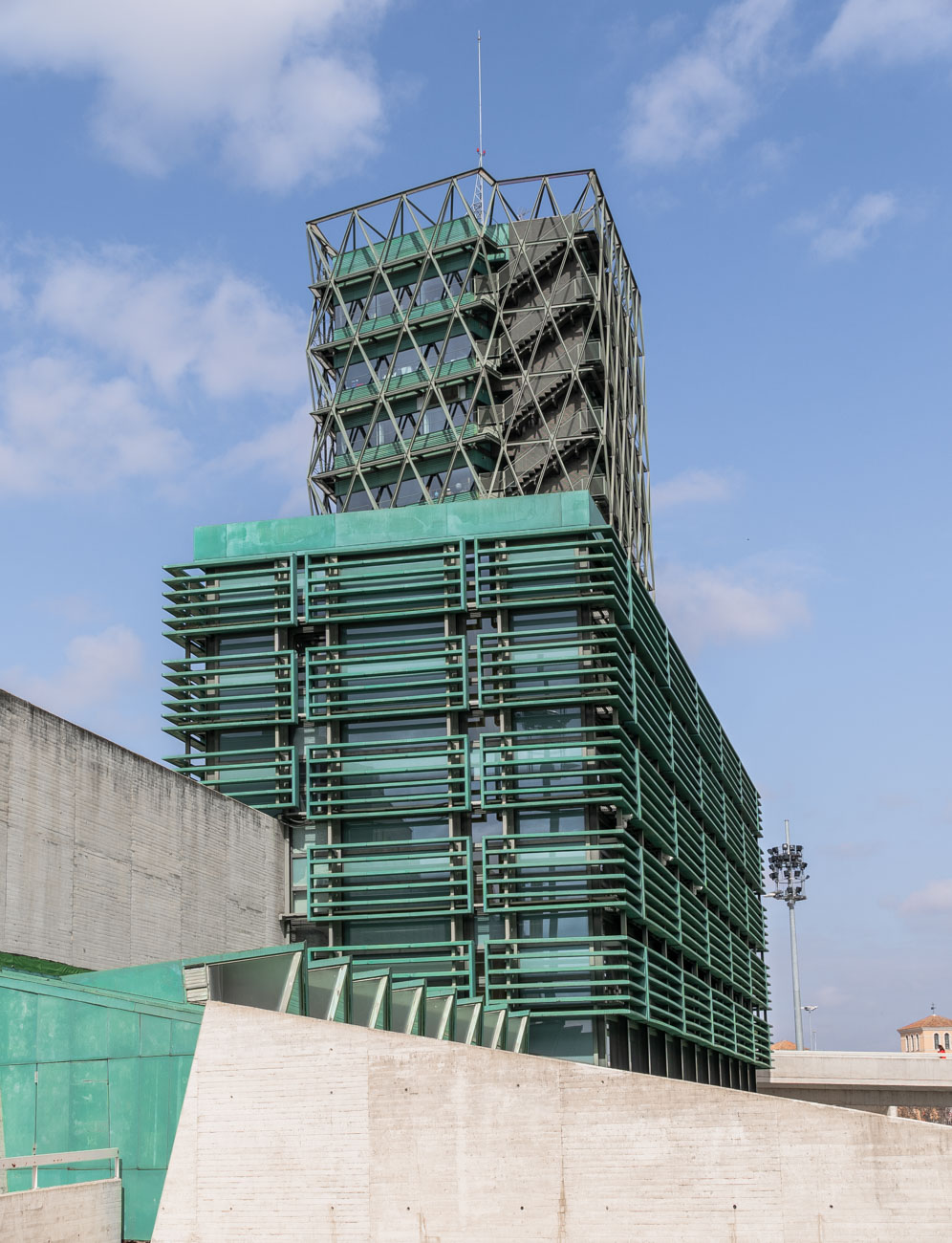 torre oficinas color verde