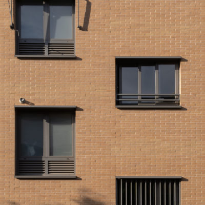 detalle ventanas edificio residencial