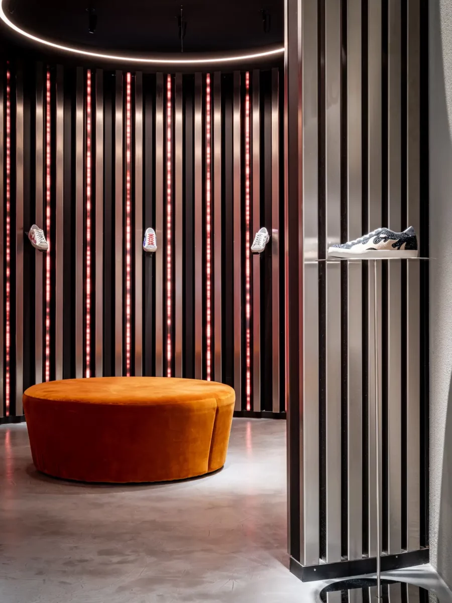 fotografía tienda zapatillas